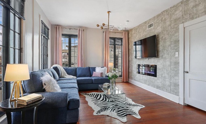 Faubourg Lafayette Apartamento | St Charles-Mardi Gras 6BD Home