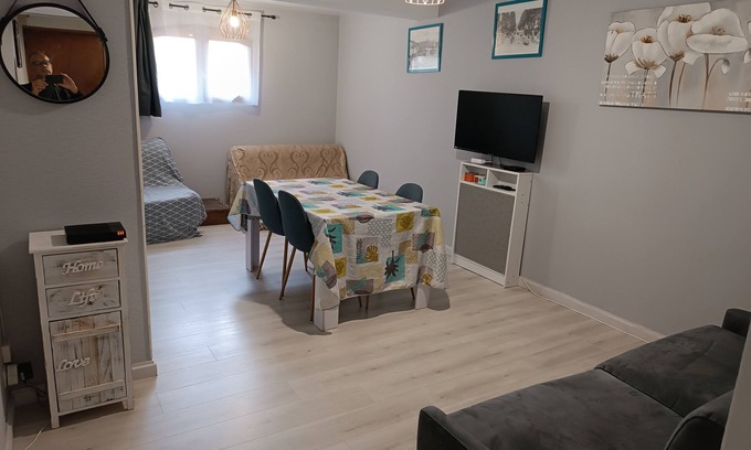 Les Lecques Apartamento | SAINT CYR SUR MER Les Lecques, apartamento de 1 habitación en la planta baja / 31m2 cerca de la playa de 1 a 5 personas