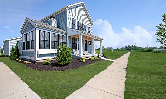 Benton Harbor Casa | St. Joseph Four Bedroom Waterfront Cottage
