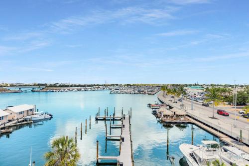Meadows Casa | St Kitts - Downtown Waterfront Penthouse Pool Dock Parking