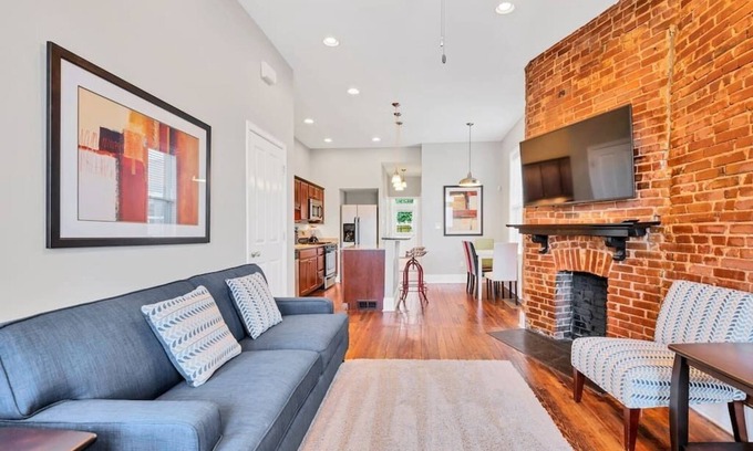 St. Louis Hotel | St Louis Townhome-Perfect for Groups!