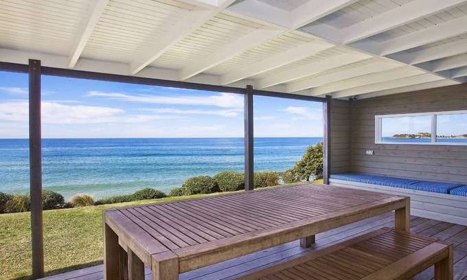 Wamberal Casa | ST MALO, WAMBERAL - FRENTE A LA PLAYA CON INCREÍBLES VISTAS AL MAR DE 180 GRADOS