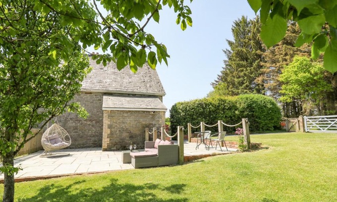 Llandrindod Wells Casa | St Marks School House