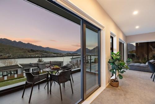Queenstown Casa | St Matthews Views Cecil