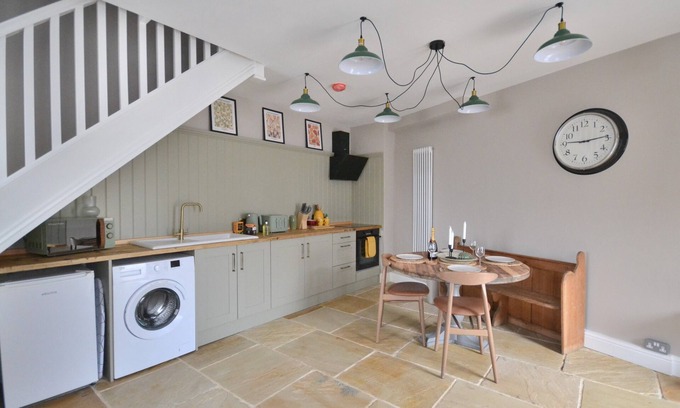 King's Lynn Casa | St Nicholas Corner. A vibrant, modern townhouse in the heart of King’s Lynn!