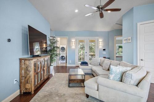 Belle Vista Casa | St. Pete Beach Executive Waterfront Retreat