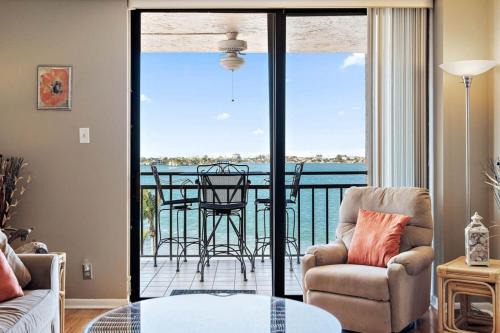 Casa del Mar Casa | St Pete Isla Casa B-507 Beautiful