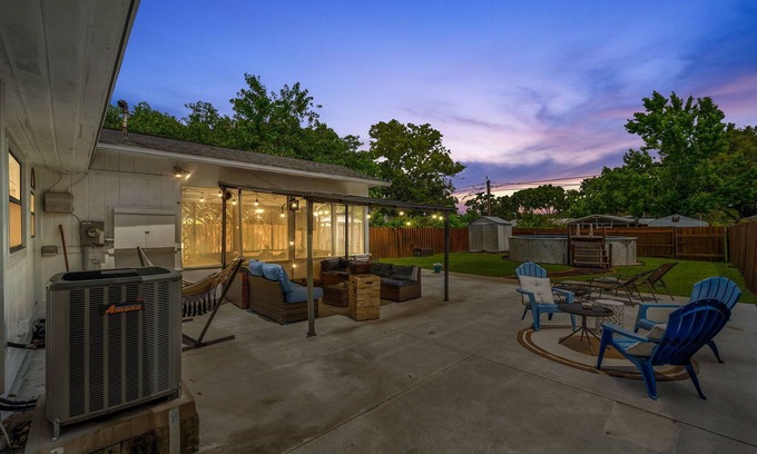 Disston Heights Casa | St. Pete pool home close to downtown & beach- porch, fenced backyard, wifi