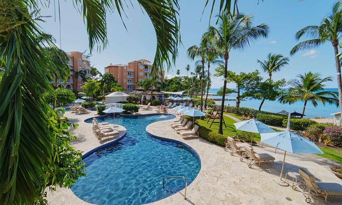 Little Battaleys Apartamento | St Peter's Bay 211 - Chic Modern Condo
