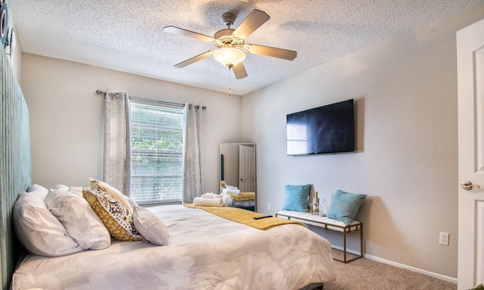 Gandy Apartamento | St. Pete’s Favorite 2Bd 2Ba w/ Patio & Parking