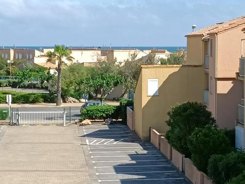 Saint-Pierre-la-Mer Apartamento | St Pierre La Mer,Appartement T2 en residence calme