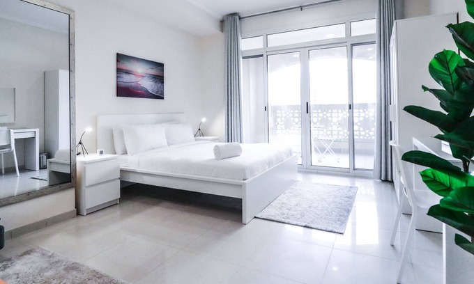 Dubai Apartamento | St-Spring Oasis Tower-124 by bnbme homes