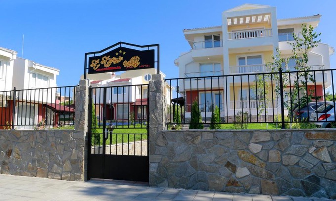 Budjaka Complejo | St. Stefan Villas & Hotel