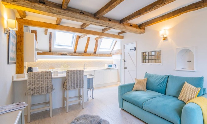 Marlow Apartamento | Stable Annex Bisham - Vibrant 1 Bed With Parking