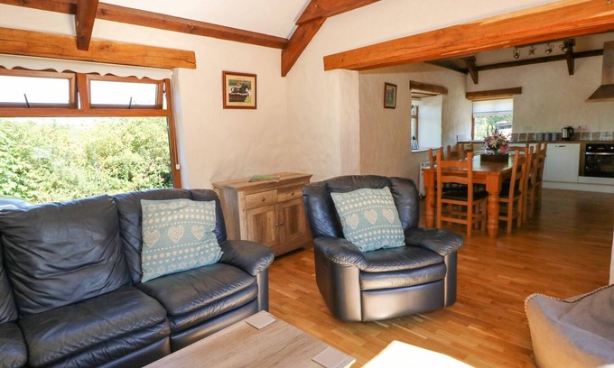 Efailwen Cabaña | CASA ESTABLE, admite mascotas, con bañera de hidromasaje en Efailwen, Ref 973755