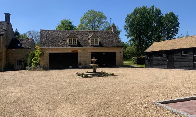 Bledington Casa | Stable Lodge at Bledington Mill