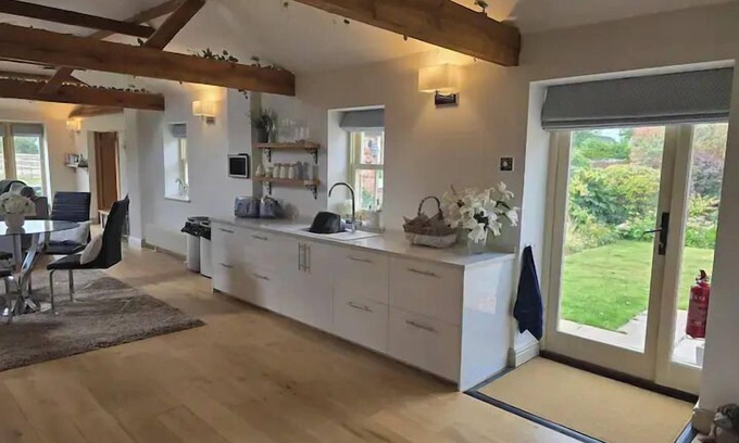 Walkeringham Casa | Stable View Barn - log burner & dog friendly