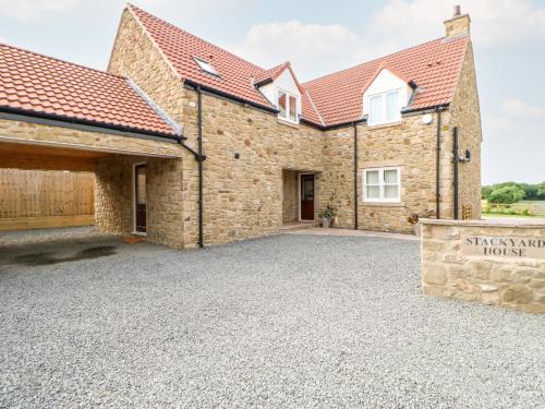 Tudhoe Casa | Stackyard House