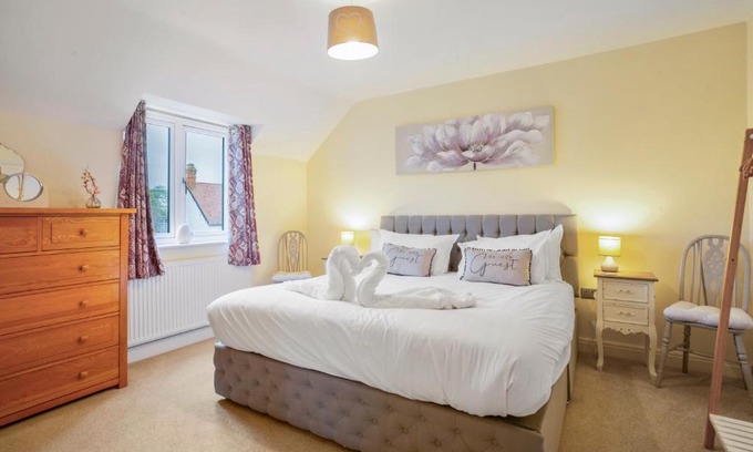 Broadway Casa | Staddlestone Mews