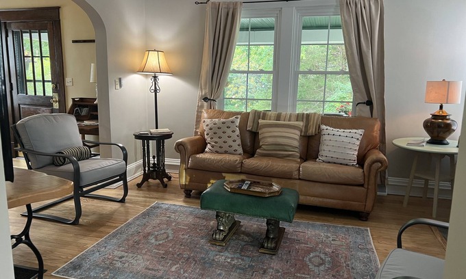 Jefferson Park Avenue Casa | Stadium Hill House