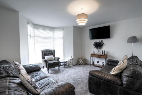 Landore Casa | Stadium View 5-Bed Retreat + Parking