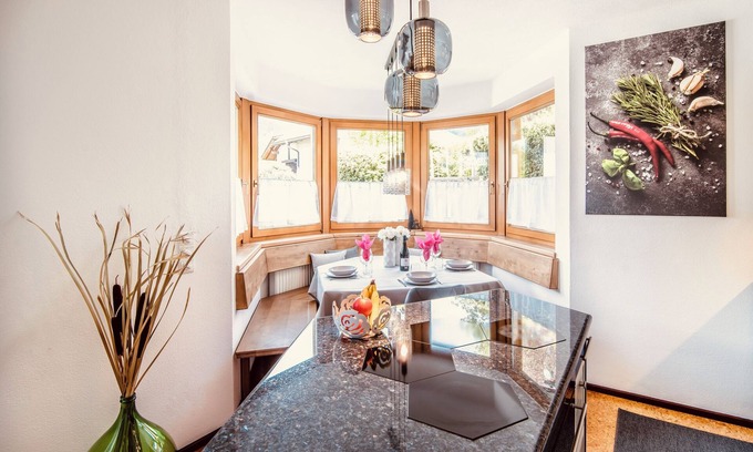 Vipiteno Apartamento | Stadtnestl Apartment - private garden, mountain views & Alpine charm