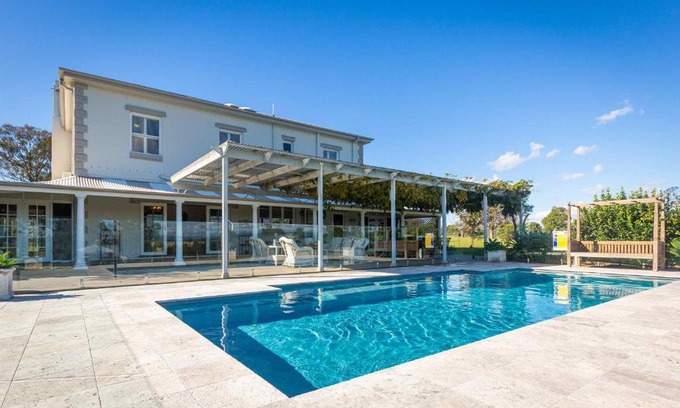 Lovedale Casa | Staghorn Manor