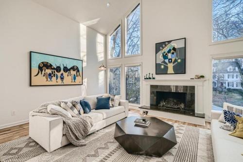 North Buckhead Casa | Stairway to Heaven