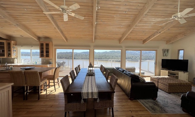 Oak Shores Casa | Stairway to Naci Heaven 180 degree lakefront views Pet Friendly, WIFI