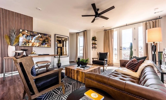 Whitebridge Casa | Stallion Stable 228-Rooftop Deck-Mins to Midtown