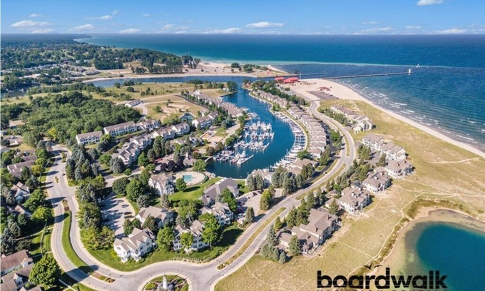 Manistee Cabaña | Standalone Harbor Village Cottage at Beach