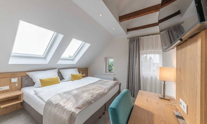 Leer Cabaña | Standard double room 14 (attic left) - 24/7 self-check-in, 14008