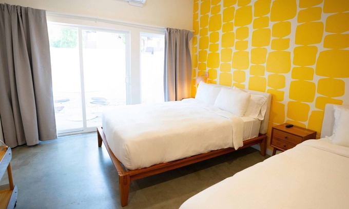 Uptown Design District Apartamento | Standard Room, 2 Queen Beds, Kitchenette, Garden View