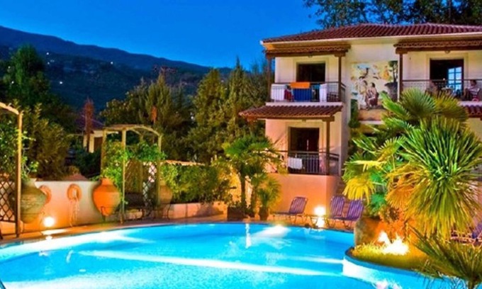 Kala Nera Casa | Standard studio ground/first floor for 2 adults+1 child - pool view #6/9