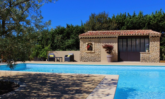 Merindol Cabaña | ALBERGUE PERMANENTE CON SPA / LUBERON PRIVADO
