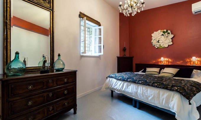 Corbara Apartamento | Apartamento-Exclusivo-Luna-Vista al Jardín-Baño en la habitacion