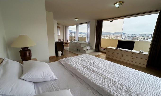 Distrito Financiero Cabina | Stanford Suites Hotel