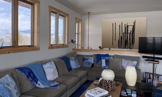 Stanley Casa | Stanley Cabin Getaway - Steps from everything Stanley has to offer!