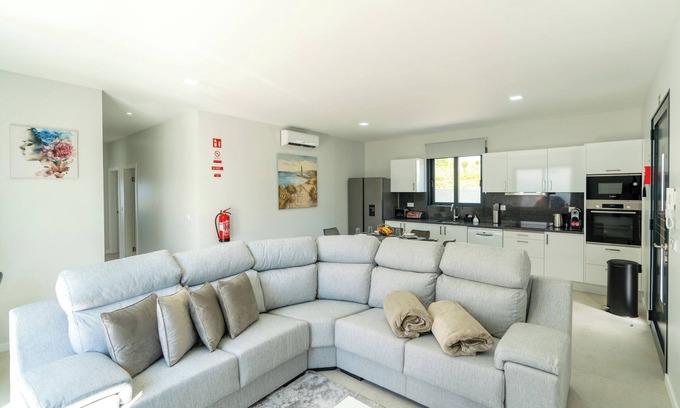 Estrela da Calheta Casa | Star House -Jacuzzi & Lovely Mountain View