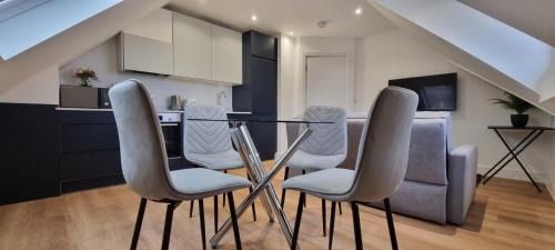 West Hendon Apartamento | Star London Station Road 2-Bed Loft Flat