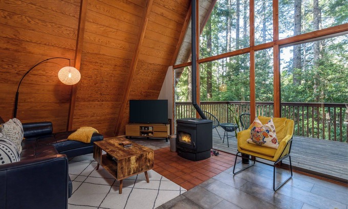 Gualala Casa | Star Nest | Secluded Forest Property