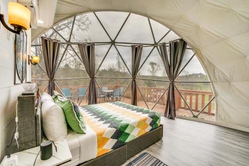 Broken Bow Apartamento | Star View Dome Broken Bow Gem Hot Tub and Deck!