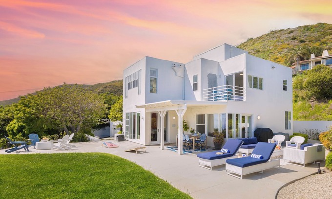 Western Malibu Villa | Stardust by AvantStay | Views, Hot Tub, Pool Table
