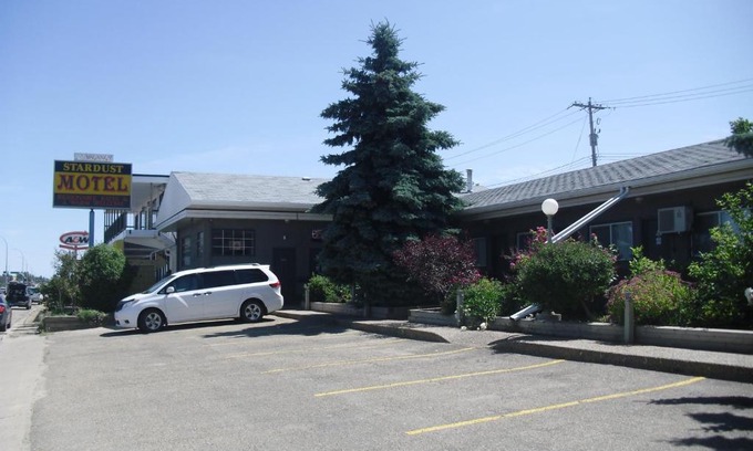 Camrose Hotel | Stardust Motel