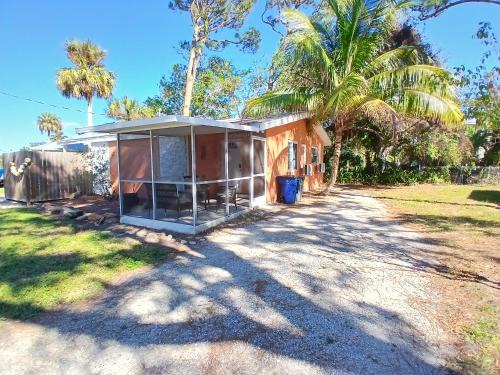Bonita Shores Apartamento | Starfish - Spacious By River 1.3 Mi to Beach 1 Bd 1 Bth Kit