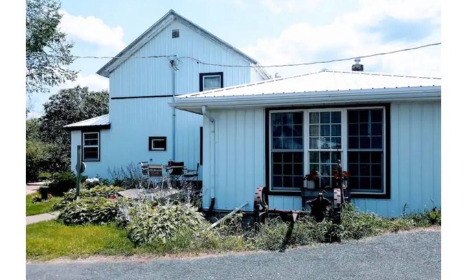Norwalk Casa | Stargaze & relax at Whispering Pines Farmhouse near the Elroy-Sparta Bike Trail