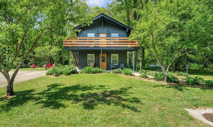 Newland Chalet De Esquí | *Stargazer Chalet * No Cleaning Fee * Fishing ON SITE*