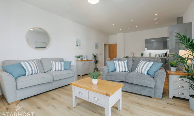Newbury Apartamento | StarHost Residences - Brand New 2-bed Apartment in Central Newbury