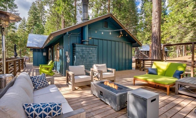 Sugar Pine Cabina | Starlight Cabin, Hot Tub, Game Room