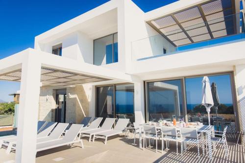 Adelianos Kampos Villa | StarLight Villa Tropea -4BD, 4BA, 4min to beach